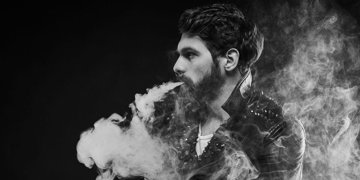 SMOKELESS CIGARETTES: A COMPREHENSIVE GUIDE TO E-CIGARETTES, VAPING, AND HEATED TOBACCO PRODUCTS